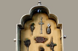 The reliquary – Detail