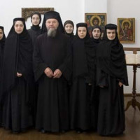 Obstea Manastirii Stavropoleos, mai 2010